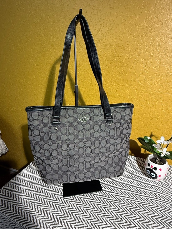 LIVE SHOW ONLY: Coach Signature City Tote (Rehab/Source Project) - Picture 15 of 15